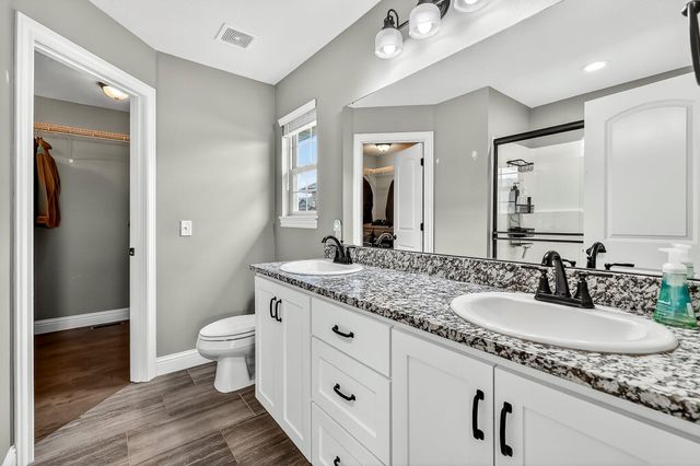 671 N Maplewood Hills Road, Nixa, MO 65714