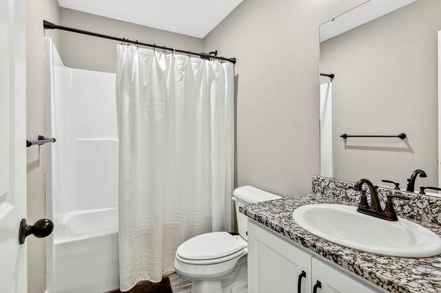 671 N Maplewood Hills Road, Nixa, MO 65714