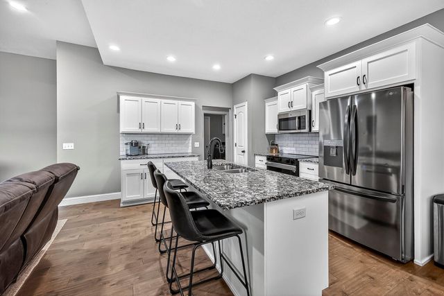 671 N Maplewood Hills Road, Nixa, MO 65714