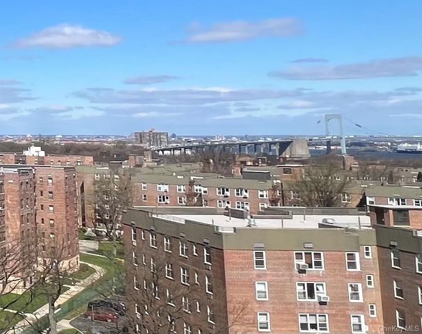 2 Bay Club 10V, Bayside, NY 11360