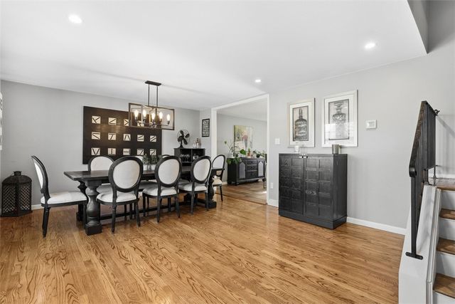 2345 Harrow Rd, Upper St Clair, PA 15241