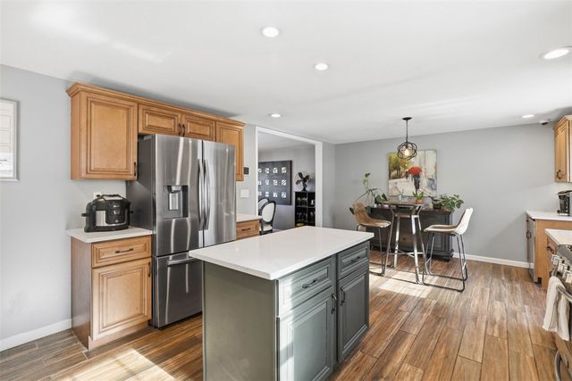 2345 Harrow Rd, Upper St Clair, PA 15241