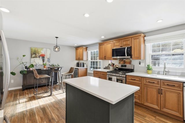 2345 Harrow Rd, Upper St Clair, PA 15241