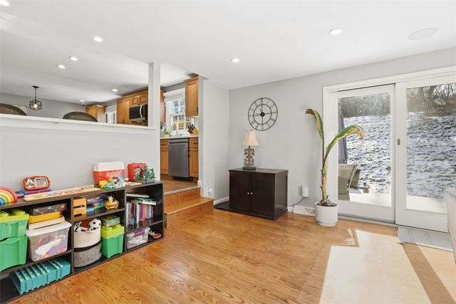 2345 Harrow Rd, Upper St Clair, PA 15241