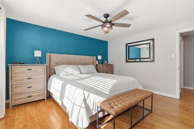 2345 Harrow Rd, Upper St Clair, PA 15241