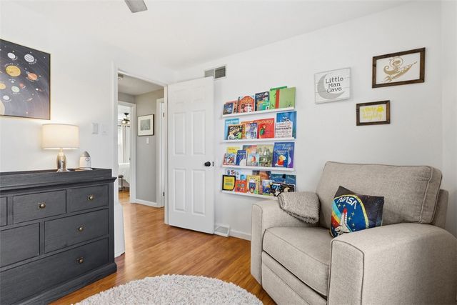 2345 Harrow Rd, Upper St Clair, PA 15241