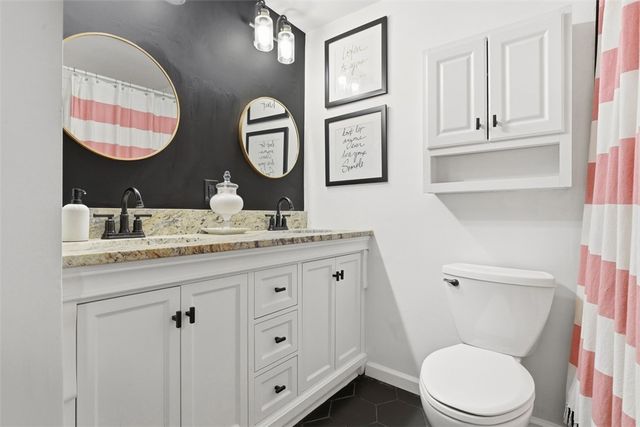 2345 Harrow Rd, Upper St Clair, PA 15241