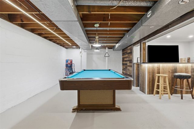 2345 Harrow Rd, Upper St Clair, PA 15241