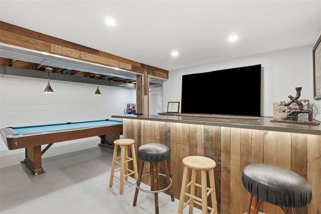 2345 Harrow Rd, Upper St Clair, PA 15241