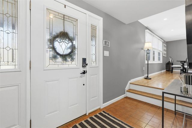 2345 Harrow Rd, Upper St Clair, PA 15241