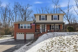 2345 Harrow Rd, Upper St Clair, PA 15241