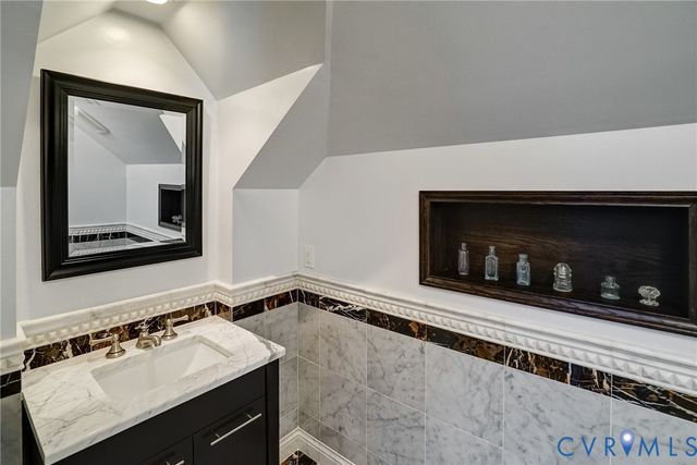 4 Red Fox Rd, Manakin Sabot, VA 23103