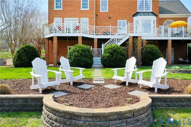 4 Red Fox Rd, Manakin Sabot, VA 23103