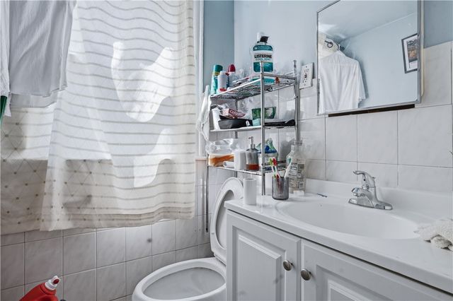 872 Lonsdale Avenue, Central Falls, RI 02863