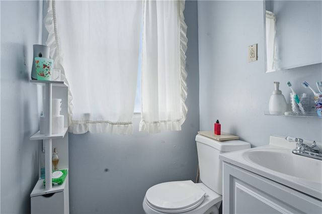 872 Lonsdale Avenue, Central Falls, RI 02863