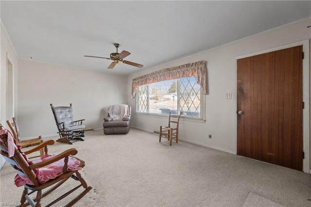 3217 London Road, Greensboro, NC 27405