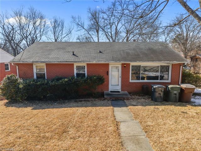 3217 London Road, Greensboro, NC 27405