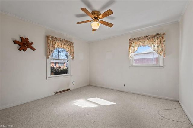 3217 London Road, Greensboro, NC 27405