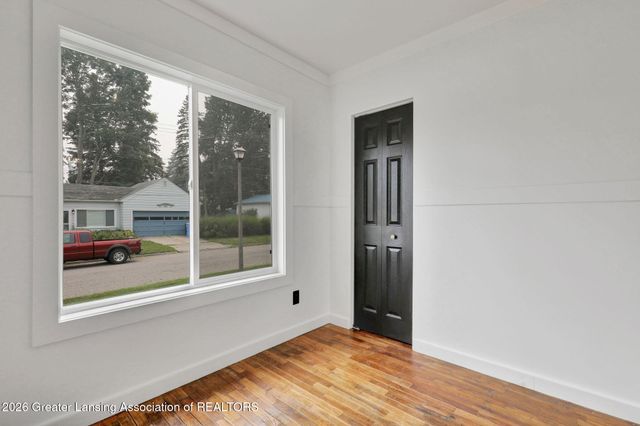 2216 Sunnyside Avenue, Lansing, MI 48910
