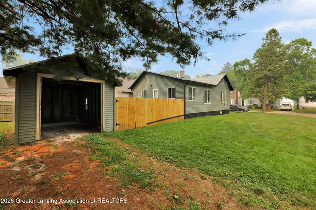 2216 Sunnyside Avenue, Lansing, MI 48910