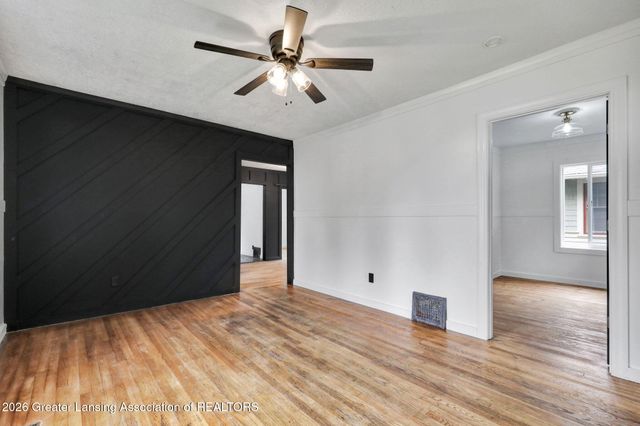 2216 Sunnyside Avenue, Lansing, MI 48910