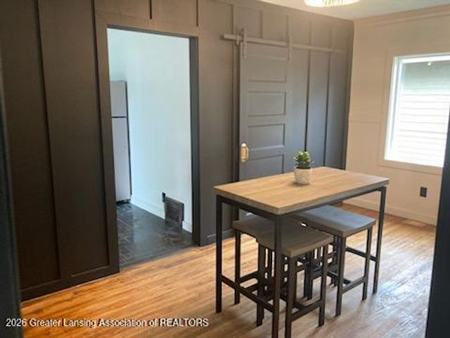 2216 Sunnyside Avenue, Lansing, MI 48910
