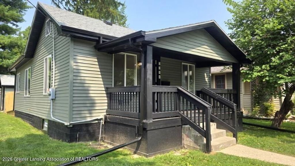 2216 Sunnyside Avenue, Lansing, MI 48910