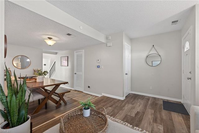 1048 Bryce LN, Virginia Beach, VA 23464