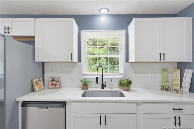 6612 Amanda Circle, Fayetteville, NC 28304