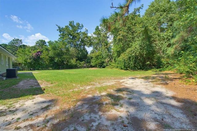 6612 Amanda Circle, Fayetteville, NC 28304