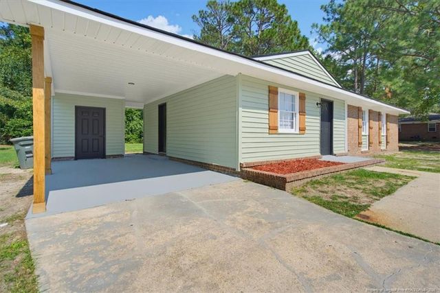 6612 Amanda Circle, Fayetteville, NC 28304