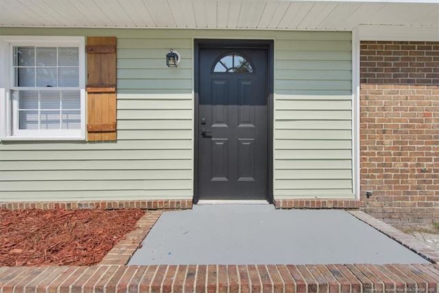 6612 Amanda Circle, Fayetteville, NC 28304