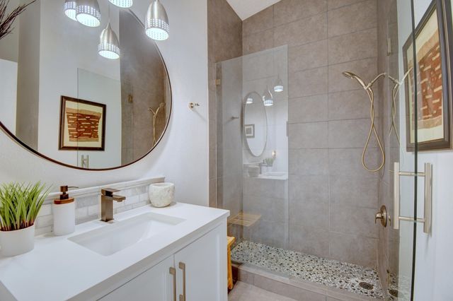 11118 Jewel Cave Road SE, Albuquerque, NM 87123