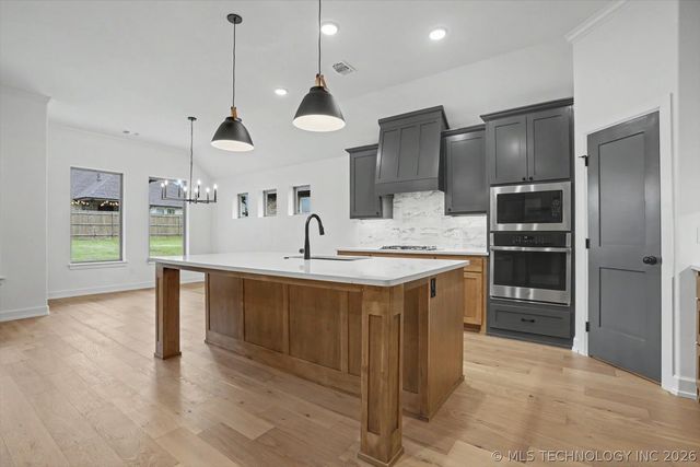 1409 N 70th Street, Broken Arrow, OK 74014
