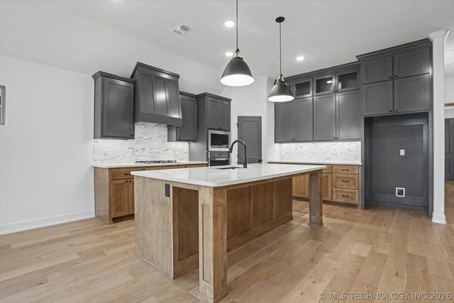 1409 N 70th Street, Broken Arrow, OK 74014