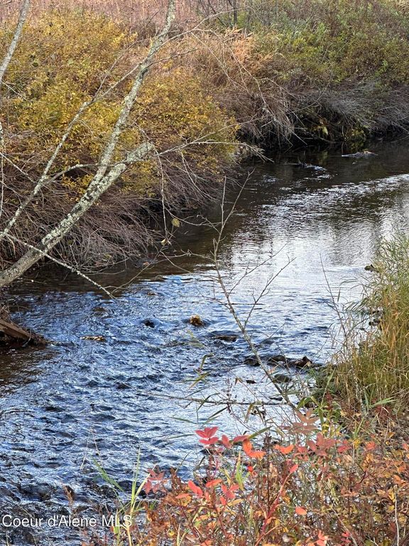 366 Yukon Road, Bonners Ferry, ID 83805