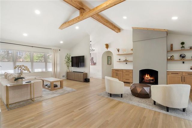 725 Starlight Lane, Atlanta, GA 30342