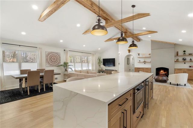 725 Starlight Lane, Atlanta, GA 30342