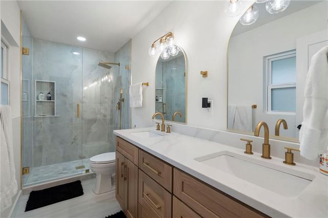 725 Starlight Lane, Atlanta, GA 30342