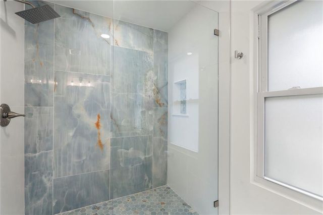 725 Starlight Lane, Atlanta, GA 30342