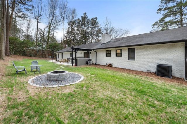 725 Starlight Lane, Atlanta, GA 30342