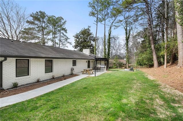 725 Starlight Lane, Atlanta, GA 30342