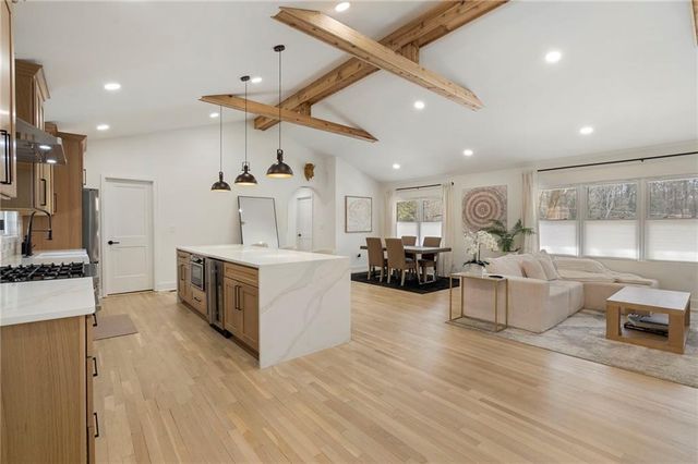 725 Starlight Lane, Atlanta, GA 30342