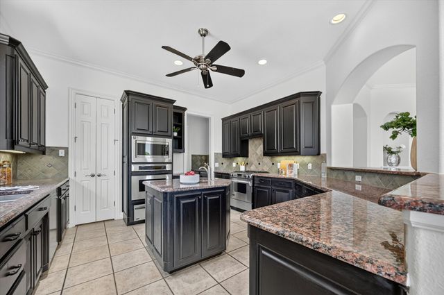 6308 Estates Lane, Fort Worth, TX 76137