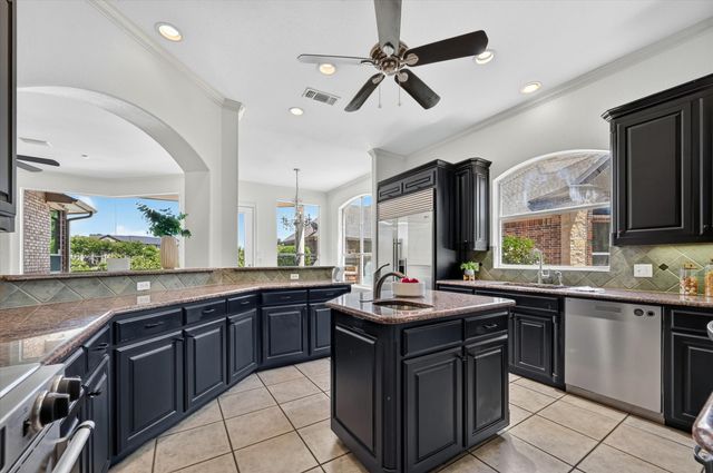 6308 Estates Lane, Fort Worth, TX 76137