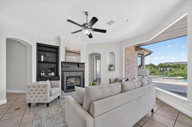 6308 Estates Lane, Fort Worth, TX 76137