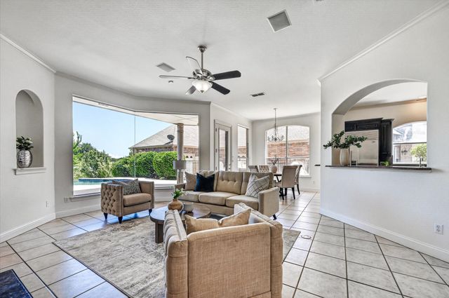 6308 Estates Lane, Fort Worth, TX 76137