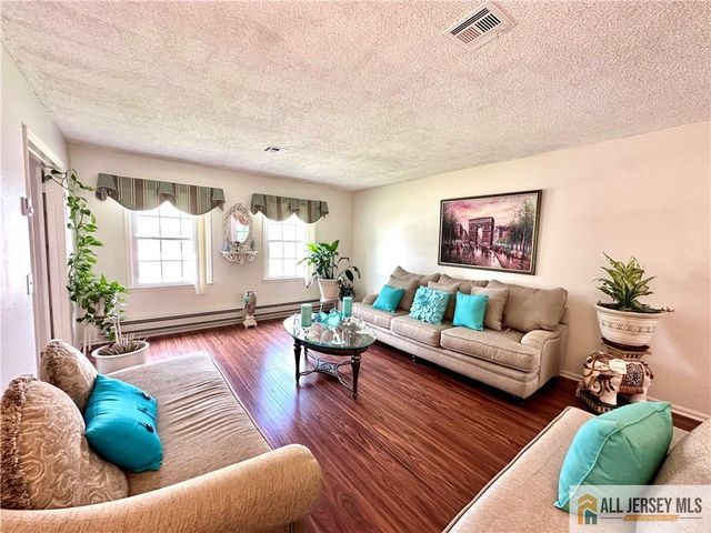 496 Revere Way 496A, Monroe, NJ 08831