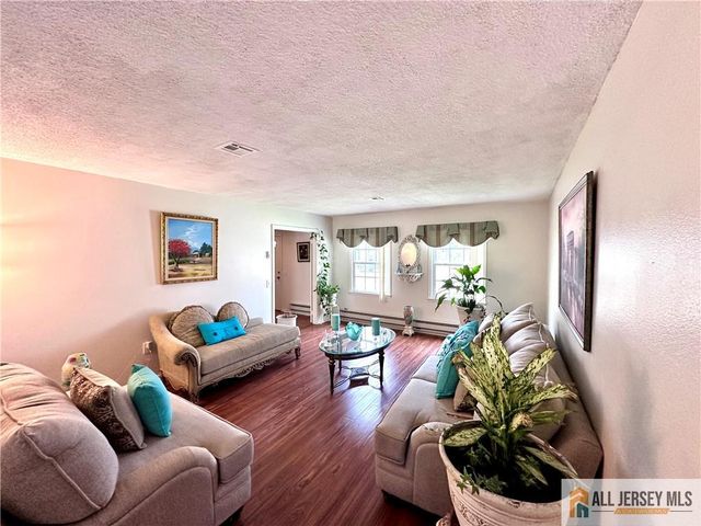 496 Revere Way 496A, Monroe, NJ 08831