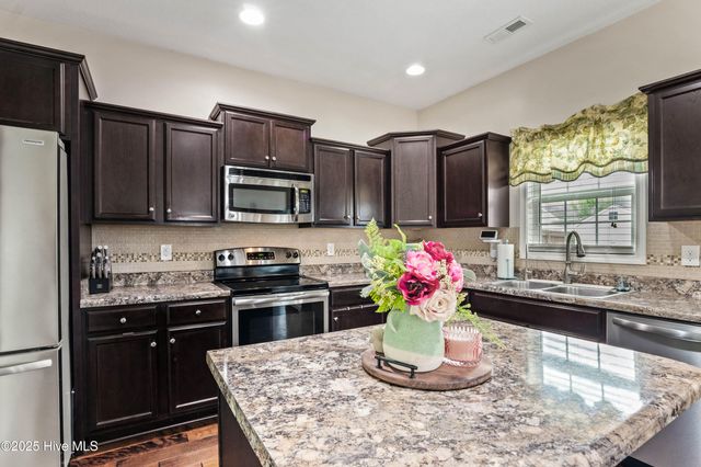 138 Cavalier Drive, Jacksonville, NC 28546